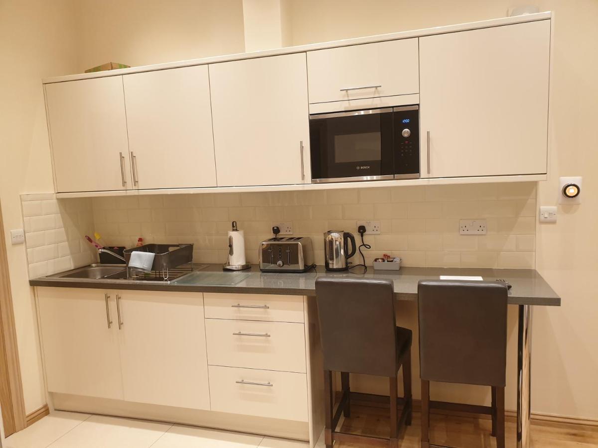 London Luxury Apartments 4 Min Walk From Ilford Station, With Free Parking Free Wifi 외부 사진
