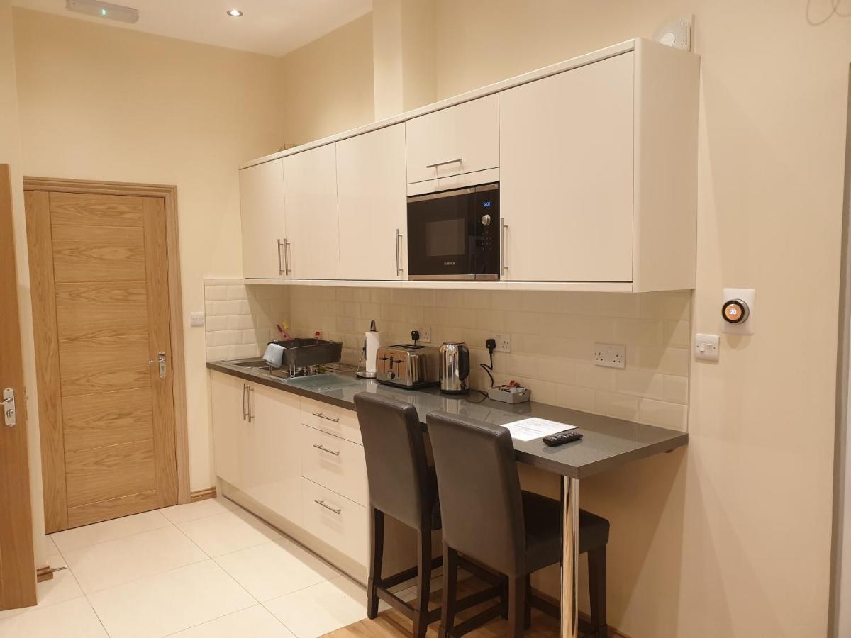 London Luxury Apartments 4 Min Walk From Ilford Station, With Free Parking Free Wifi 외부 사진