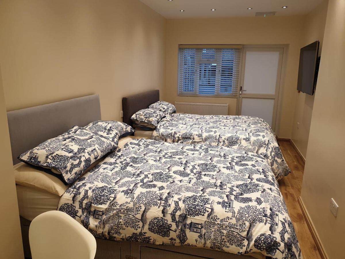 London Luxury Apartments 4 Min Walk From Ilford Station, With Free Parking Free Wifi 외부 사진