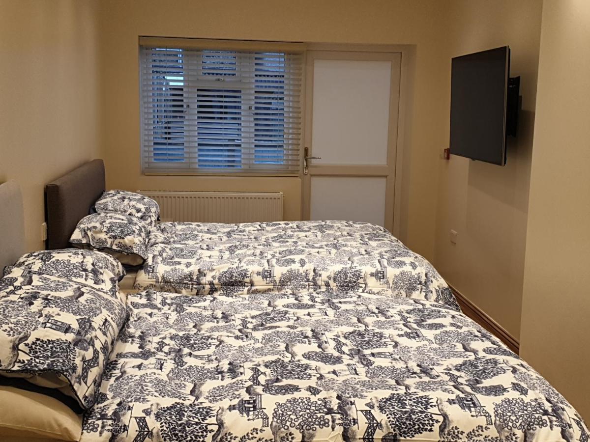 London Luxury Apartments 4 Min Walk From Ilford Station, With Free Parking Free Wifi 외부 사진