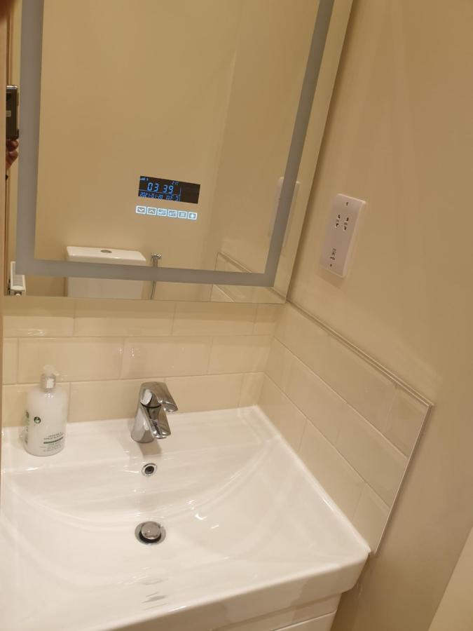 London Luxury Apartments 4 Min Walk From Ilford Station, With Free Parking Free Wifi 외부 사진