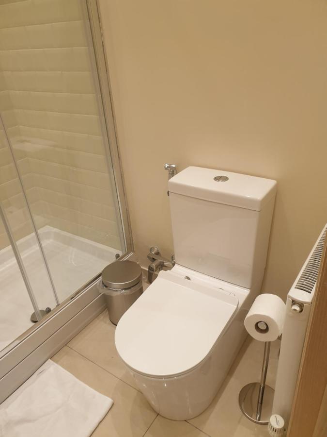 London Luxury Apartments 4 Min Walk From Ilford Station, With Free Parking Free Wifi 외부 사진