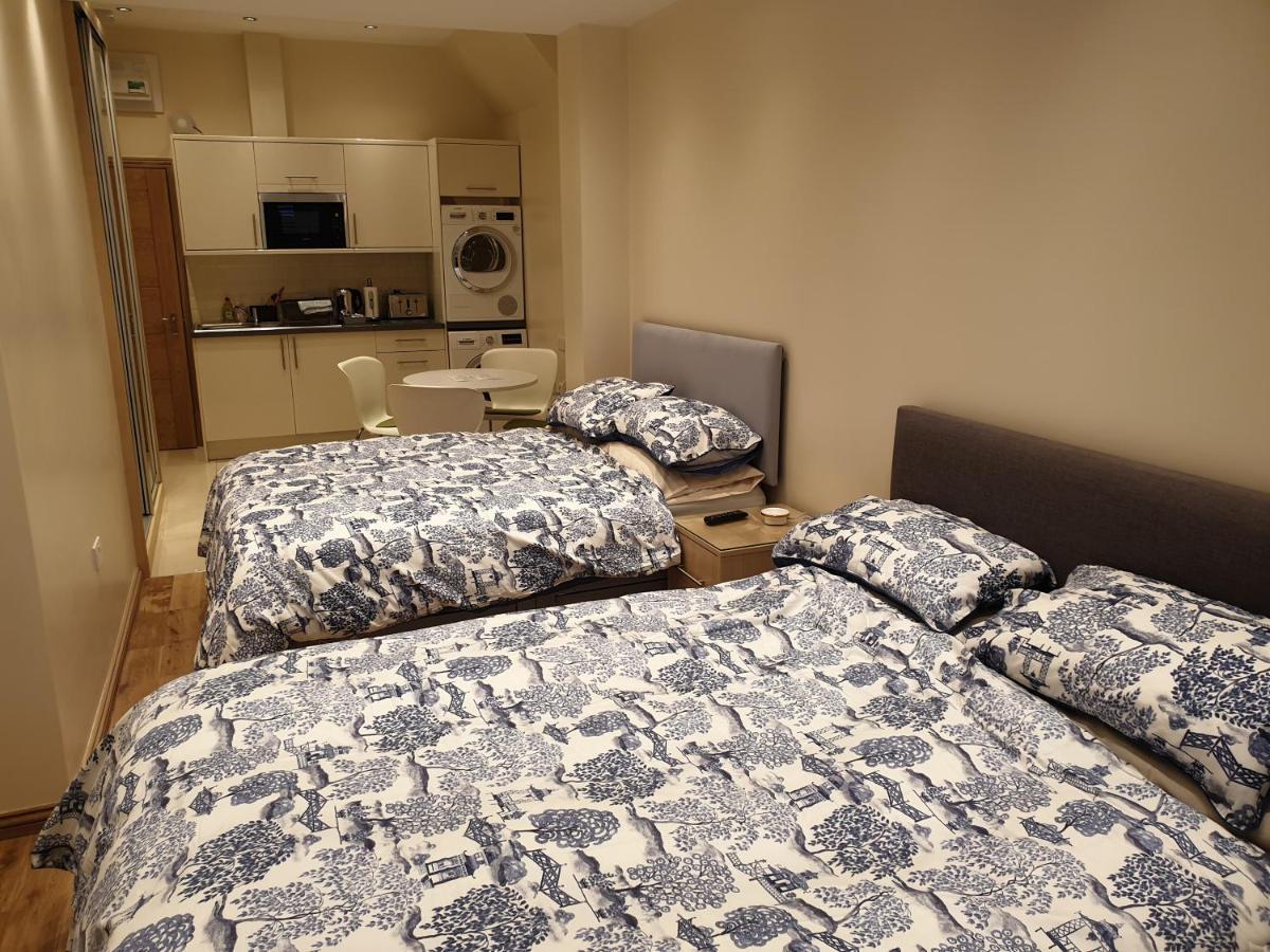 London Luxury Apartments 4 Min Walk From Ilford Station, With Free Parking Free Wifi 외부 사진