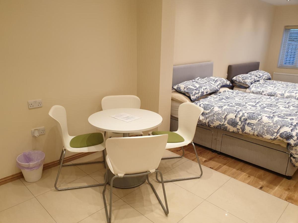 London Luxury Apartments 4 Min Walk From Ilford Station, With Free Parking Free Wifi 외부 사진