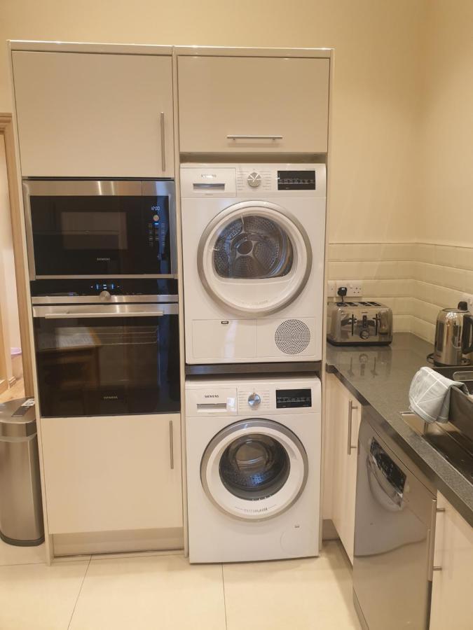 London Luxury Apartments 4 Min Walk From Ilford Station, With Free Parking Free Wifi 외부 사진