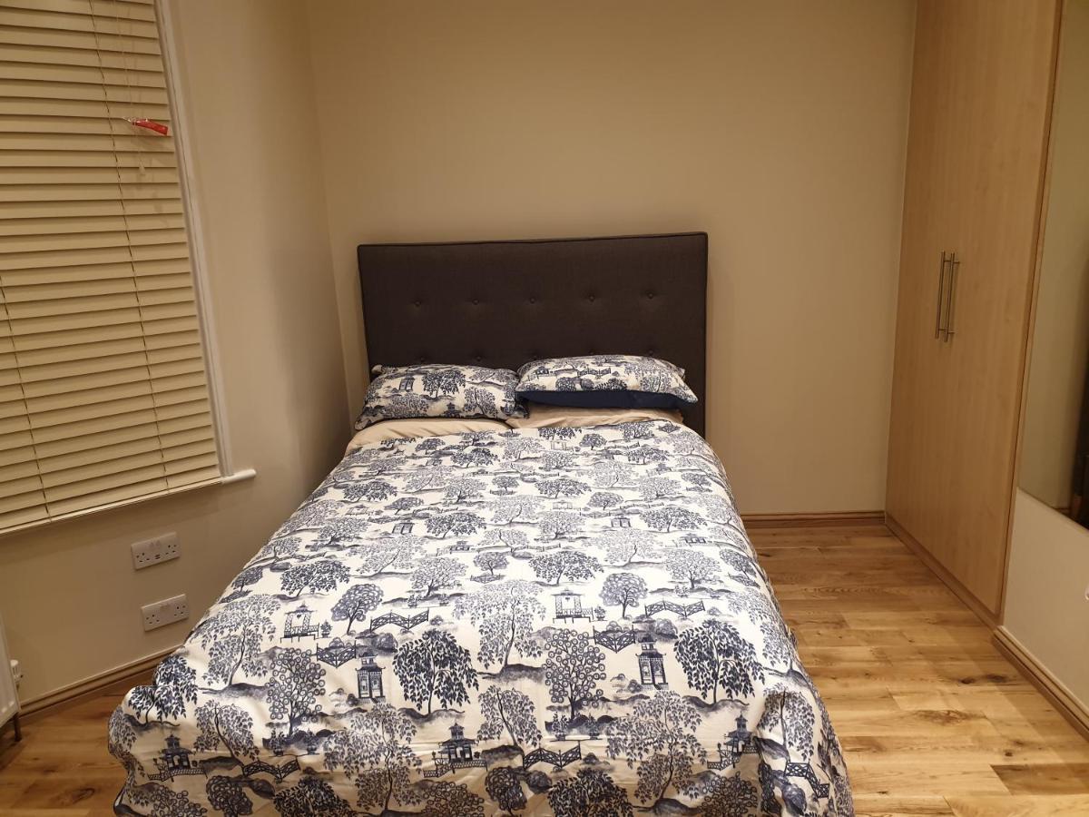 London Luxury Apartments 4 Min Walk From Ilford Station, With Free Parking Free Wifi 외부 사진